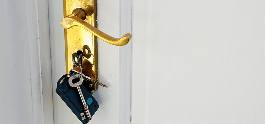 Broken Door Key Extraction in Visalia, CA